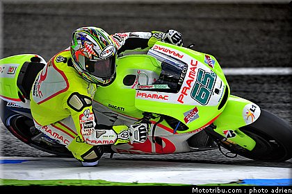 motogp_2011_capirossi_13_portugal_estoril.JPG