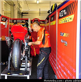 motogp_2011_paddock_portugal_estoril_006.JPG