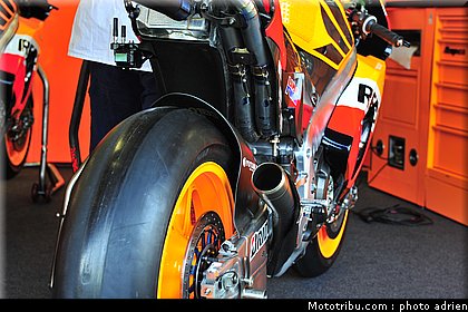 motogp_2011_paddock_portugal_estoril_033.JPG