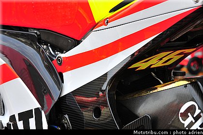 motogp_2011_paddock_portugal_estoril_040.JPG
