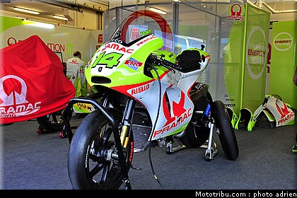motogp_2011_paddock_portugal_estoril_048.JPG