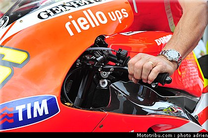 motogp_2011_paddock_portugal_estoril_063.JPG