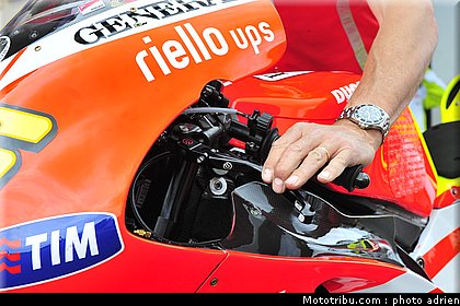 motogp_2011_paddock_portugal_estoril_064.JPG