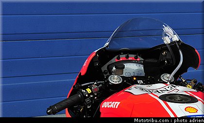 motogp_2011_paddock_portugal_estoril_068.JPG