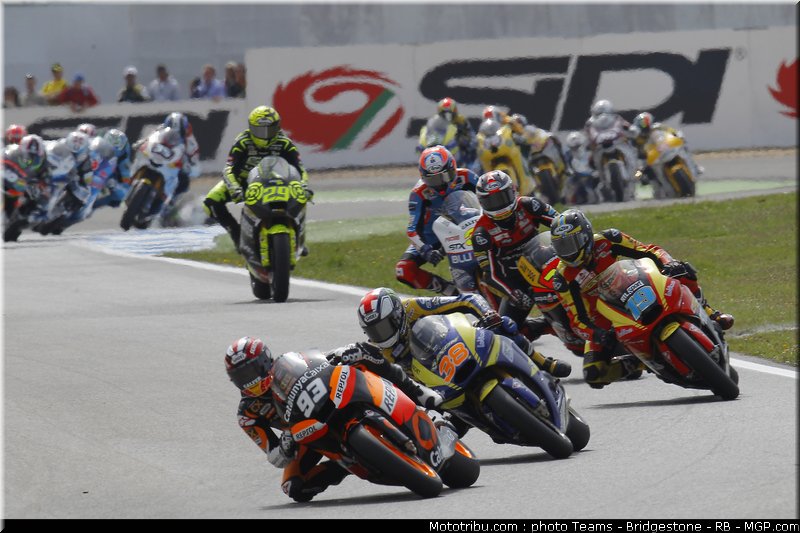 moto2_001_portugal_2011_estoril