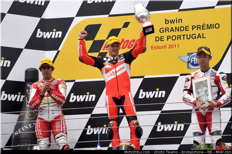 moto2_061_portugal_2011_estoril