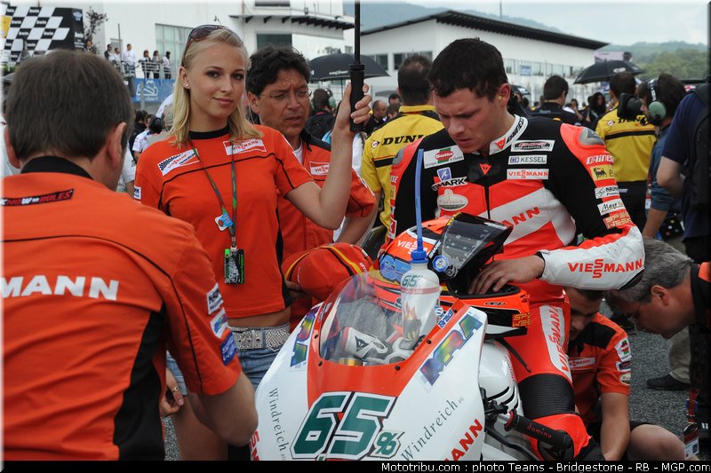 moto2_bradl_01_portugal_2011_estoril