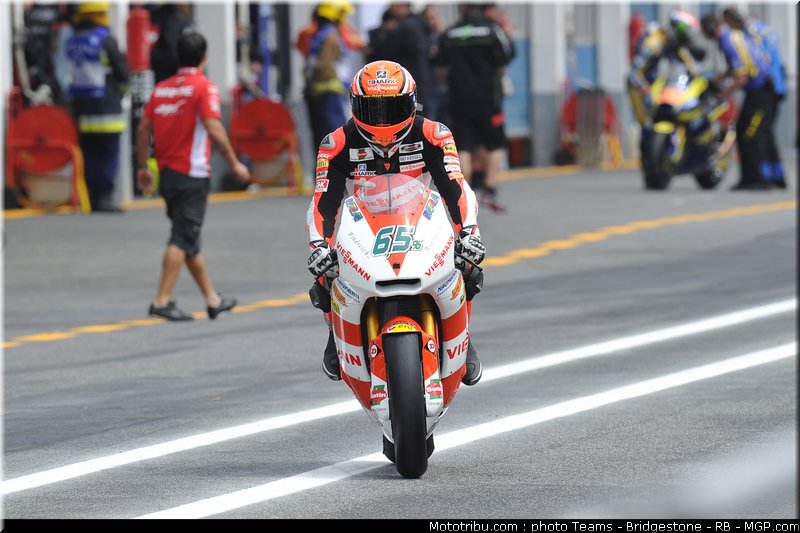 moto2_bradl_08_portugal_2011_estoril