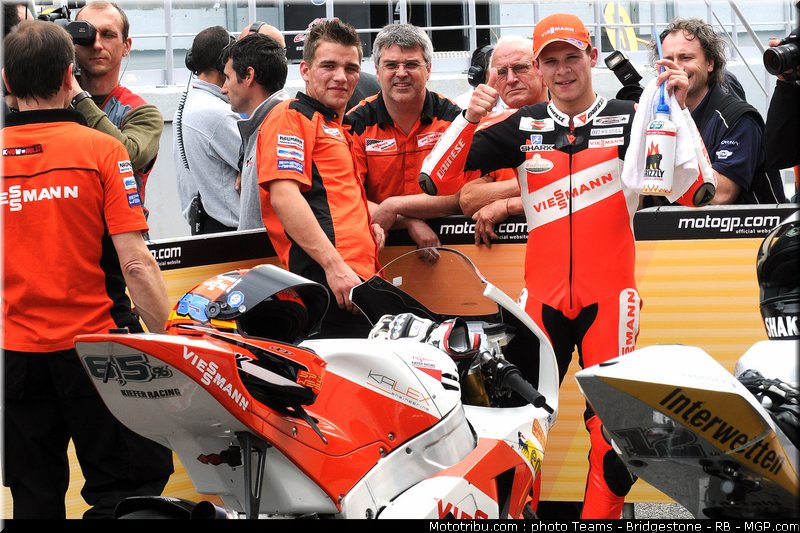 moto2_bradl_16_portugal_2011_estoril