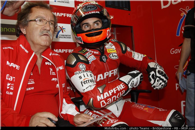 moto2_fores_7_portugal_2011_estoril