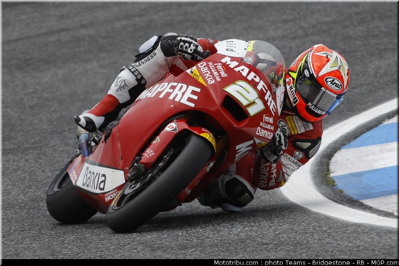 moto2_fores_8_portugal_2011_estoril