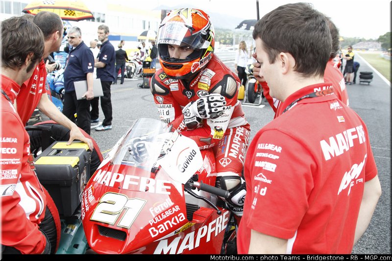 moto2_fores_9_portugal_2011_estoril