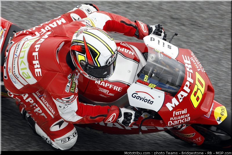moto2_simon_7_portugal_2011_estoril