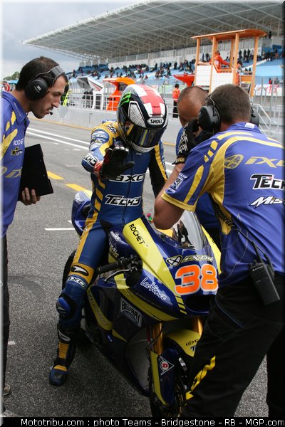 moto2_smith_19_portugal_2011_estoril