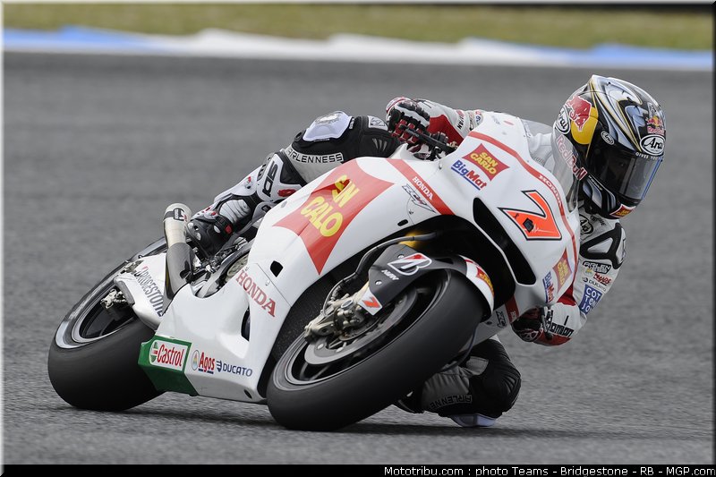 motogp_aoyama_07_portugal_2011_estoril