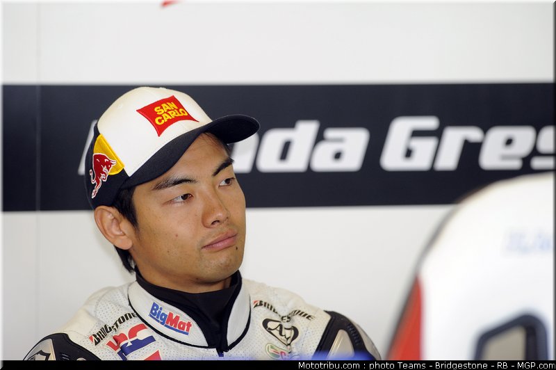 motogp_aoyama_10_portugal_2011_estoril