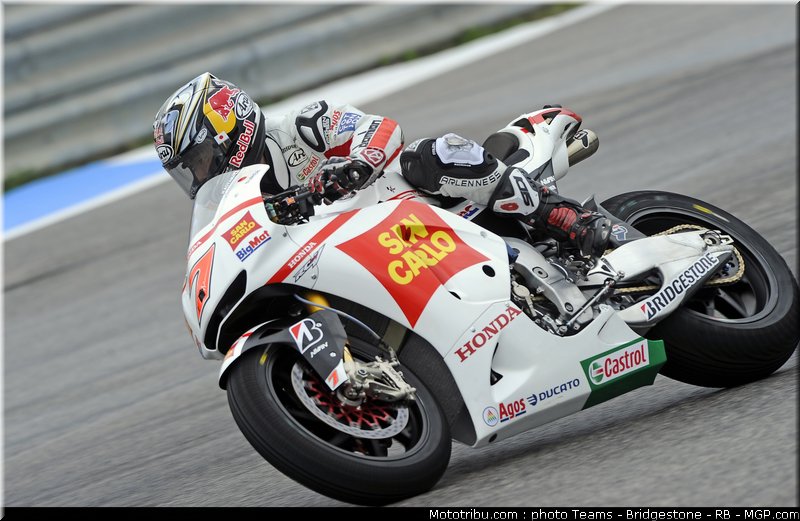 motogp_aoyama_13_portugal_2011_estoril