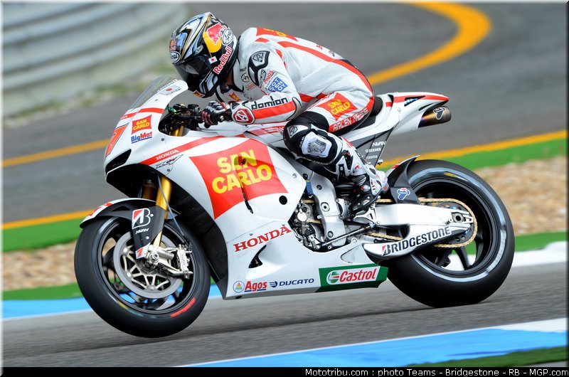 motogp_aoyama_17_portugal_2011_estoril