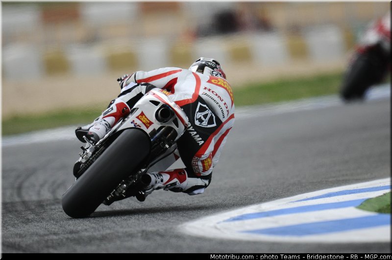 motogp_aoyama_21_portugal_2011_estoril