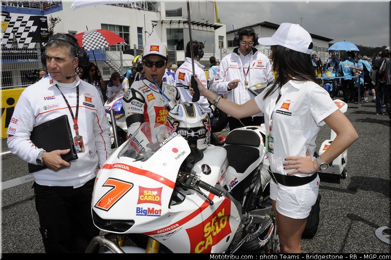 motogp_aoyama_28_portugal_2011_estoril