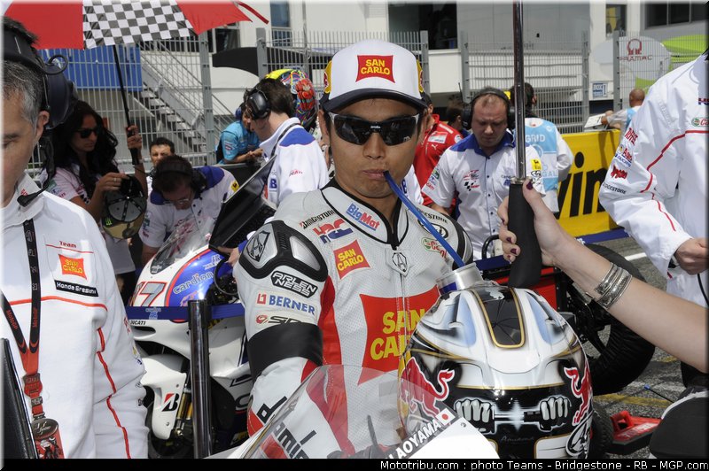 motogp_aoyama_29_portugal_2011_estoril