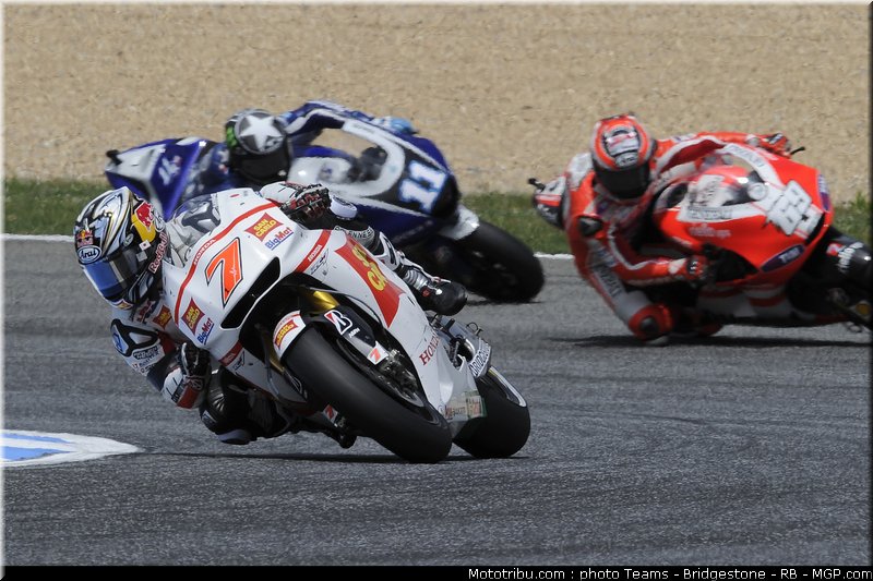 motogp_aoyama_32_portugal_2011_estoril