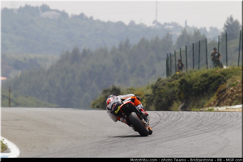 motogp_dovizioso_01_portugal_2011_estoril