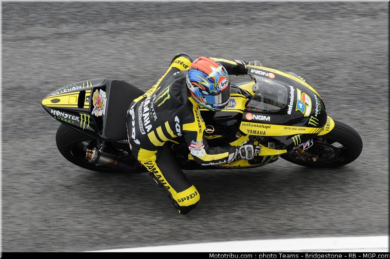 motogp_edwards_07_portugal_2011_estoril