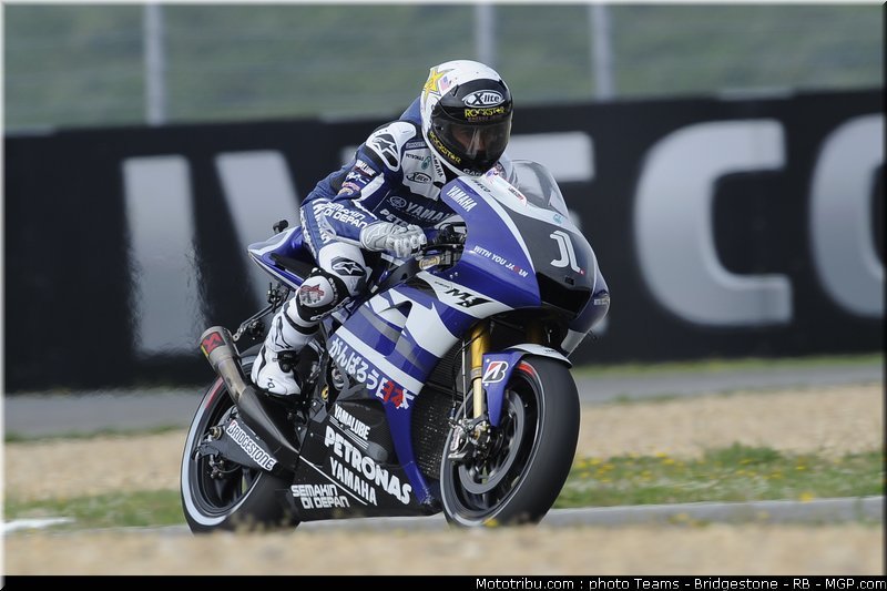 motogp_lorenzo_03_portugal_2011_estoril