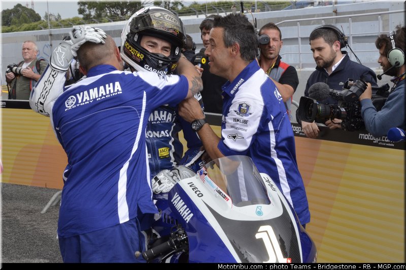 motogp_lorenzo_05_portugal_2011_estoril