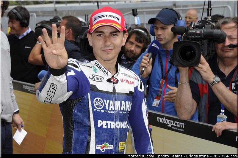 motogp_lorenzo_09_portugal_2011_estoril