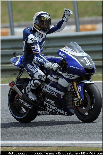motogp_lorenzo_14_portugal_2011_estoril