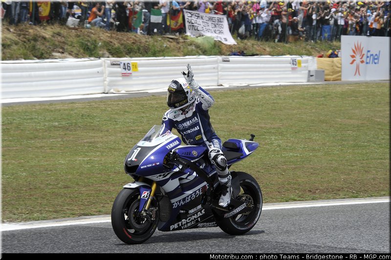 motogp_lorenzo_19_portugal_2011_estoril