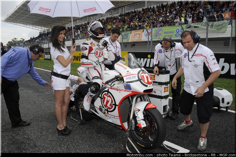 motogp_pitbabe_21_portugal_2011_estoril