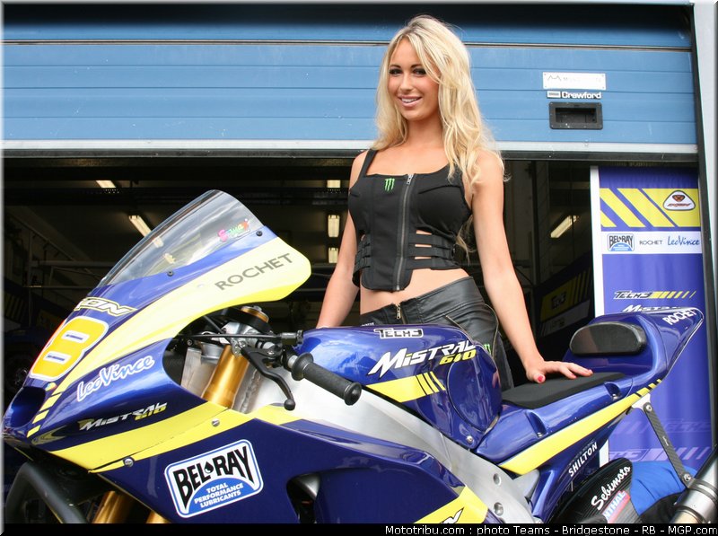 motogp_pitbabe_22_portugal_2011_estoril