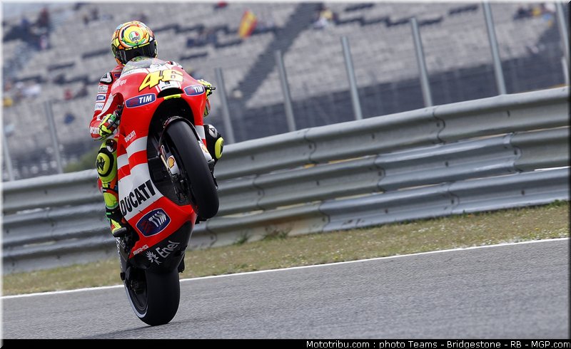 motogp_rossi_05_portugal_2011_estoril