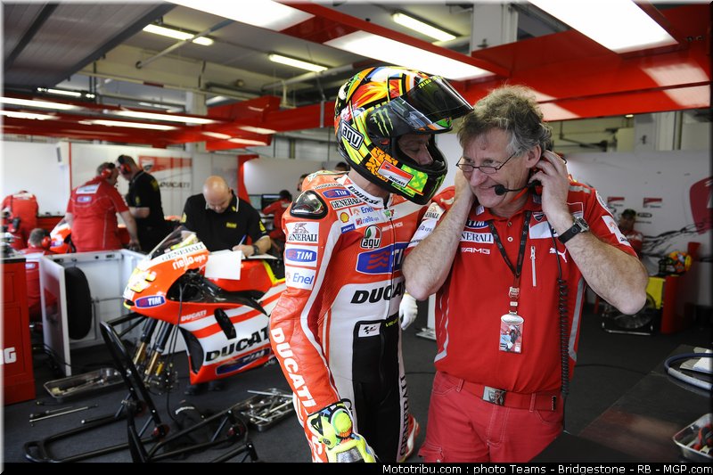 motogp_rossi_11_portugal_2011_estoril