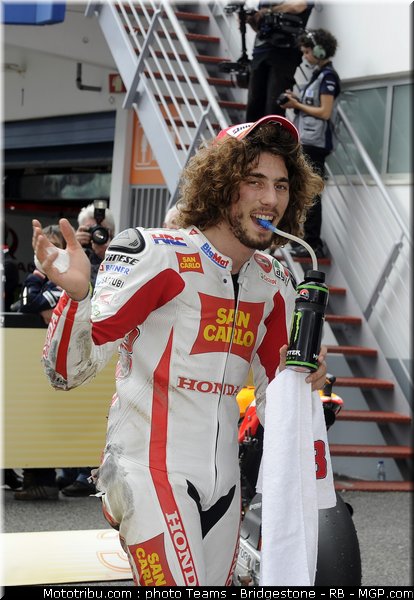 motogp_simoncelli_01_portugal_2011_estoril
