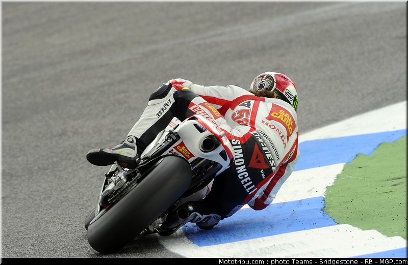 motogp_simoncelli_02_portugal_2011_estoril