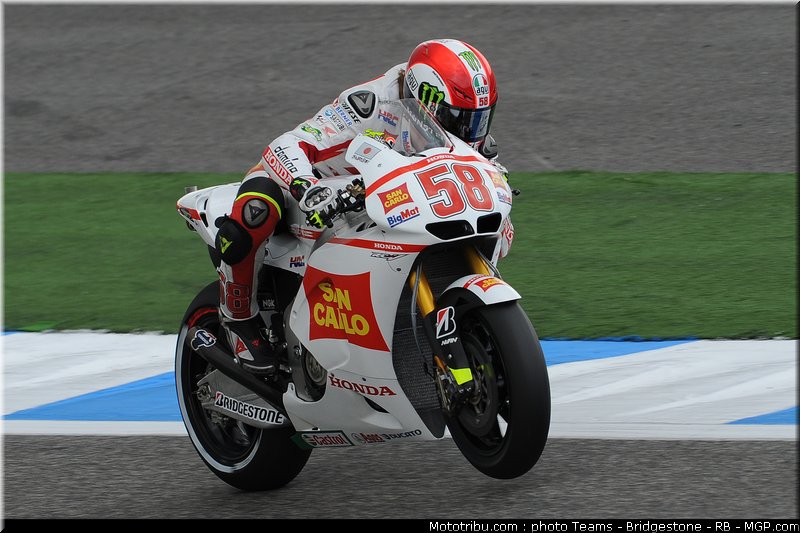 motogp_simoncelli_17_portugal_2011_estoril