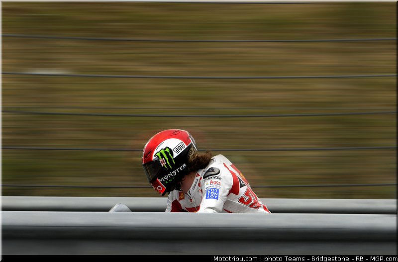 motogp_simoncelli_24_portugal_2011_estoril
