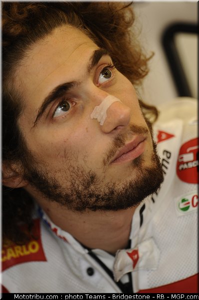 motogp_simoncelli_48_portugal_2011_estoril