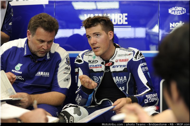 motogp_spies_04_portugal_2011_estoril