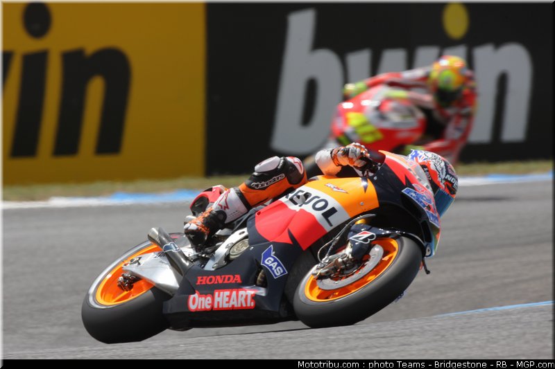 motogp_stoner_13_portugal_2011_estoril