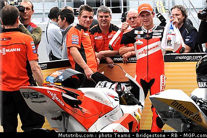 moto2_bradl_16_portugal_2011_estoril.jpg