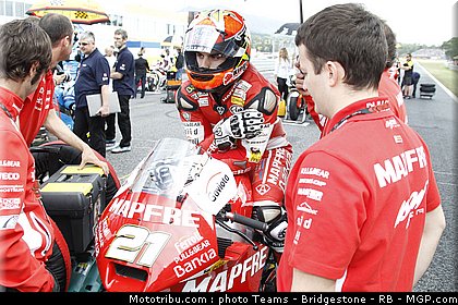 moto2_fores_9_portugal_2011_estoril.jpg
