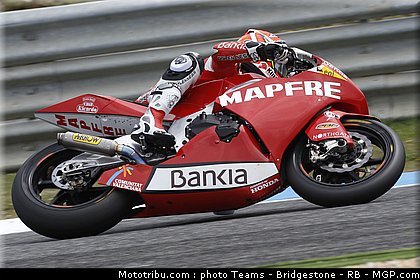 moto2_simon_8_portugal_2011_estoril.jpg