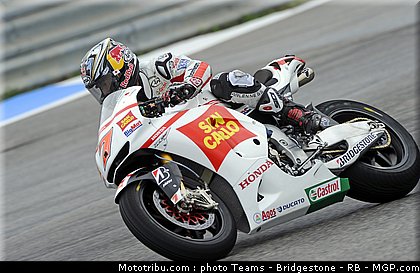 motogp_aoyama_13_portugal_2011_estoril.jpg