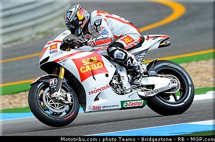 motogp_aoyama_17_portugal_2011_estoril.jpg