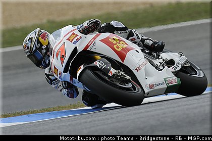 motogp_aoyama_20_portugal_2011_estoril.jpg
